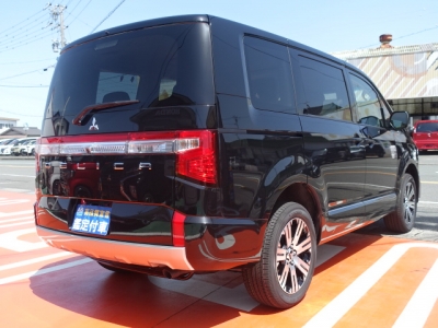 デリカD:5 4WD(三菱)レンタ登録済未使用車 前席内装