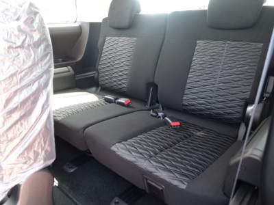 デリカD:5 4WD(三菱)レンタ登録済未使用車 内外装写真