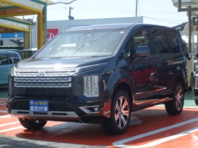 デリカD:5 4WD(三菱)レンタ登録済未使用車 前方