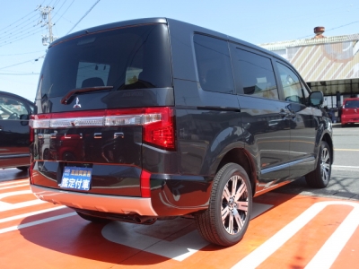 デリカD:5 4WD(三菱)レンタ登録済未使用車 前席内装