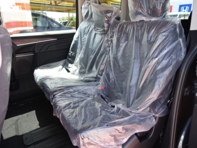 デリカD:5 4WD(三菱)レンタ登録済未使用車 後席から見た前席