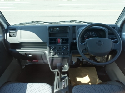 キャリイトラックのOEM(スズキ)届出済未使用車 後席内装