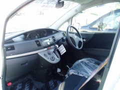 ムーブカスタム(ダイハツ)未使用車 前席内装
