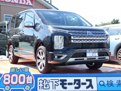 デリカD:5 4WD(三菱)登録済未使用車 全体