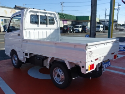 NT100クリッパー(ニッサン)届出済未使用車 後方