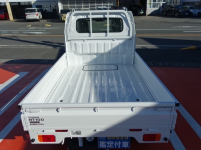NT100クリッパー(ニッサン)届出済未使用車 内外装写真