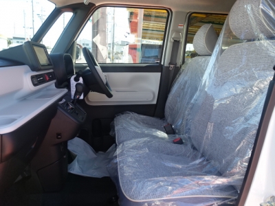 ムーヴキャンバス(ダイハツ)届出済未使用車 前席内装