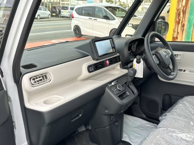 ムーヴキャンバス(ダイハツ)届出済未使用車 後席内装