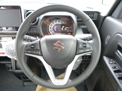 スペーシアギア(ダムド)新車見本展示有 内外装写真