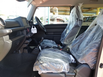 ジムニー(ダムド)新車見本展示無 前席内装