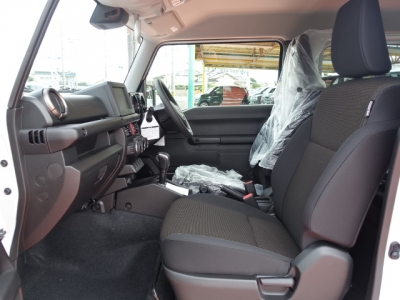 ジムニー(ダムド)新車見本展示無 後席内装