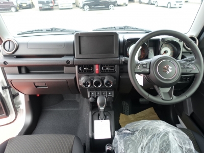 ジムニー(ダムド)新車見本展示無 内外装写真