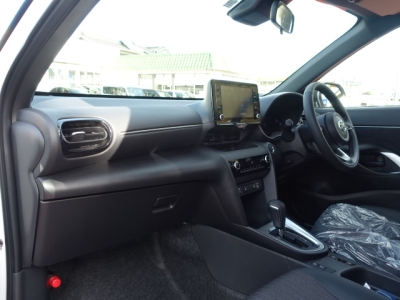 ヤリスクロス(トヨタ)登録済未使用車 後席内装