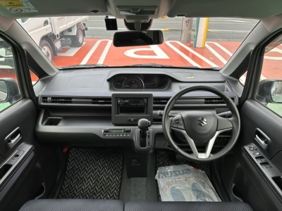 ワゴンR(スズキ)中古車 後席から見た前席