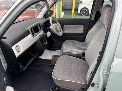 ミラトコット(ダイハツ)届出済未使用車 前席内装