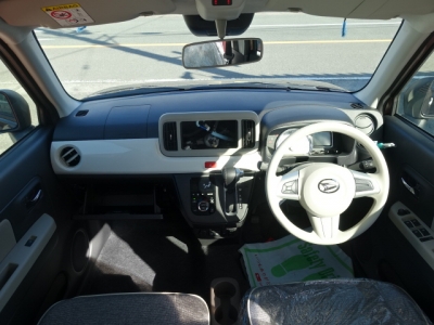 ミラトコット(ダイハツ)新車見本展示有 内外装写真