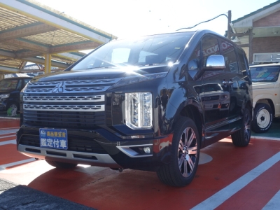 デリカD:5 4WD(三菱)登録済未使用車 前方