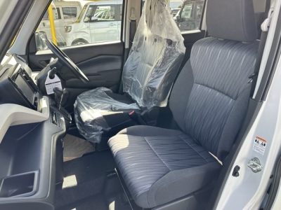 ソリオ(スズキ)登録済未使用車 前席内装