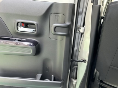 ワゴンRスティングレー(スズキ)ディーラ-試乗車 内外装写真他