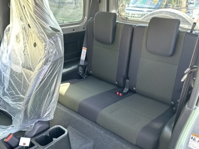 ジムニーシエラ(スズキ)新車見本展示無 後席内装