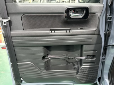 N-VAN(ホンダ)届出済未使用車 後席から見た前席