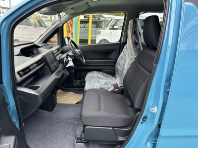 ワゴンR(スズキ)届出済未使用車 前席内装