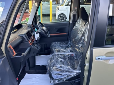 タントファンクロス(ダイハツ)届出済未使用車 前席内装