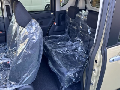 タントファンクロス(ダイハツ)届出済未使用車 後席内装