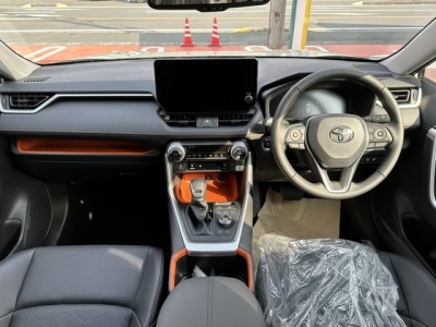 ＲＡＶ４(トヨタ)登録済未使用車 内外装写真
