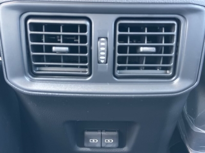 ＲＡＶ４(トヨタ)登録済未使用車 内外装写真他