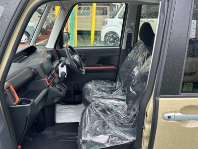 タントファンクロス(ダイハツ)届出済未使用車 前席内装