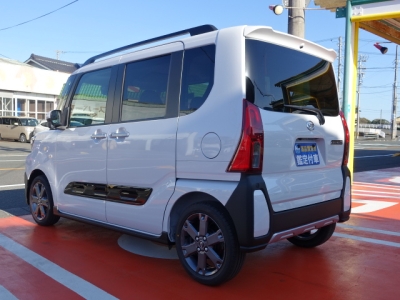 タントファンクロス(ダイハツ)届出済未使用車 後方