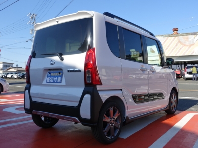 タントファンクロス(ダイハツ)届出済未使用車 前席内装