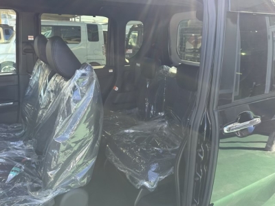 タントカスタム(ダイハツ)届出済未使用車 後席内装