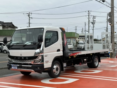 キャンター(三菱)レンタ登録済未使用車 前方