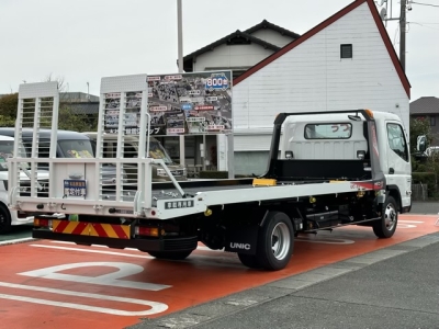 キャンター(三菱)レンタ登録済未使用車 前席内装