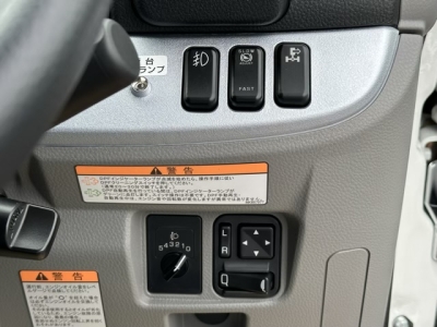 キャンター(三菱)レンタ登録済未使用車 内外装写真