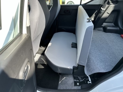 アルト(スズキ)中古車 後席内装