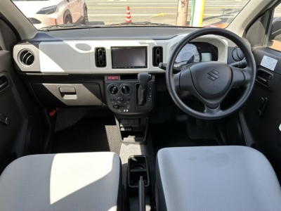 アルト(スズキ)中古車 後席から見た前席