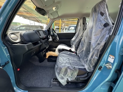 アルト(スズキ)届出済未使用車 後席から見た前席