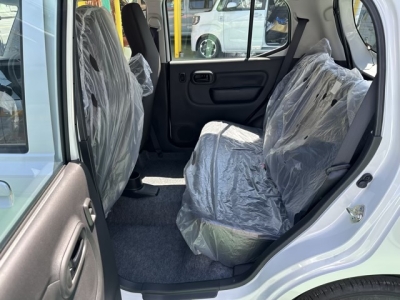 アルト(スズキ)届出済未使用車 後席内装