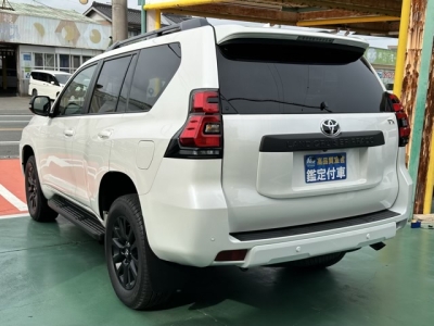 ランドクルーザープラド(トヨタ)登録済未使用車 後方