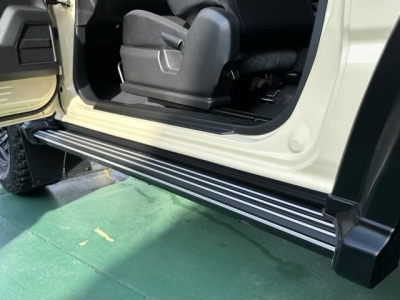 ジムニー(ダムド)新車見本展示無 内外装写真他２