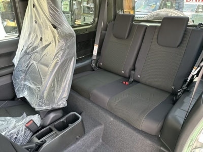 ジムニー(ダムド)新車見本展示有 後席内装