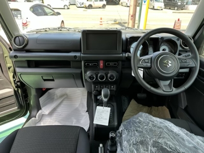 ジムニー(ダムド)新車見本展示有 後席から見た前席
