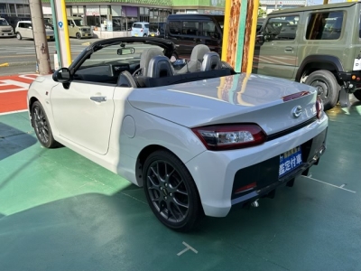 コペン(ダイハツ)ディーラｰ試乗車 後方