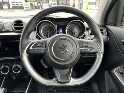スイフト(スズキ)中古車 内外装写真