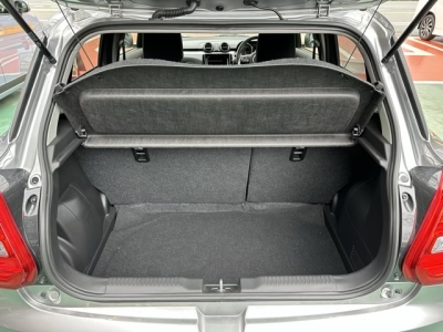 スイフト(スズキ)中古車 内外装写真他１