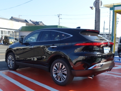 ハリアー(トヨタ)新車見本展示無 後方