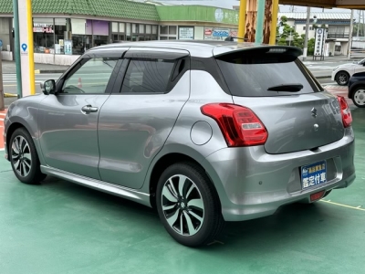 スイフト(スズキ)中古車 後方